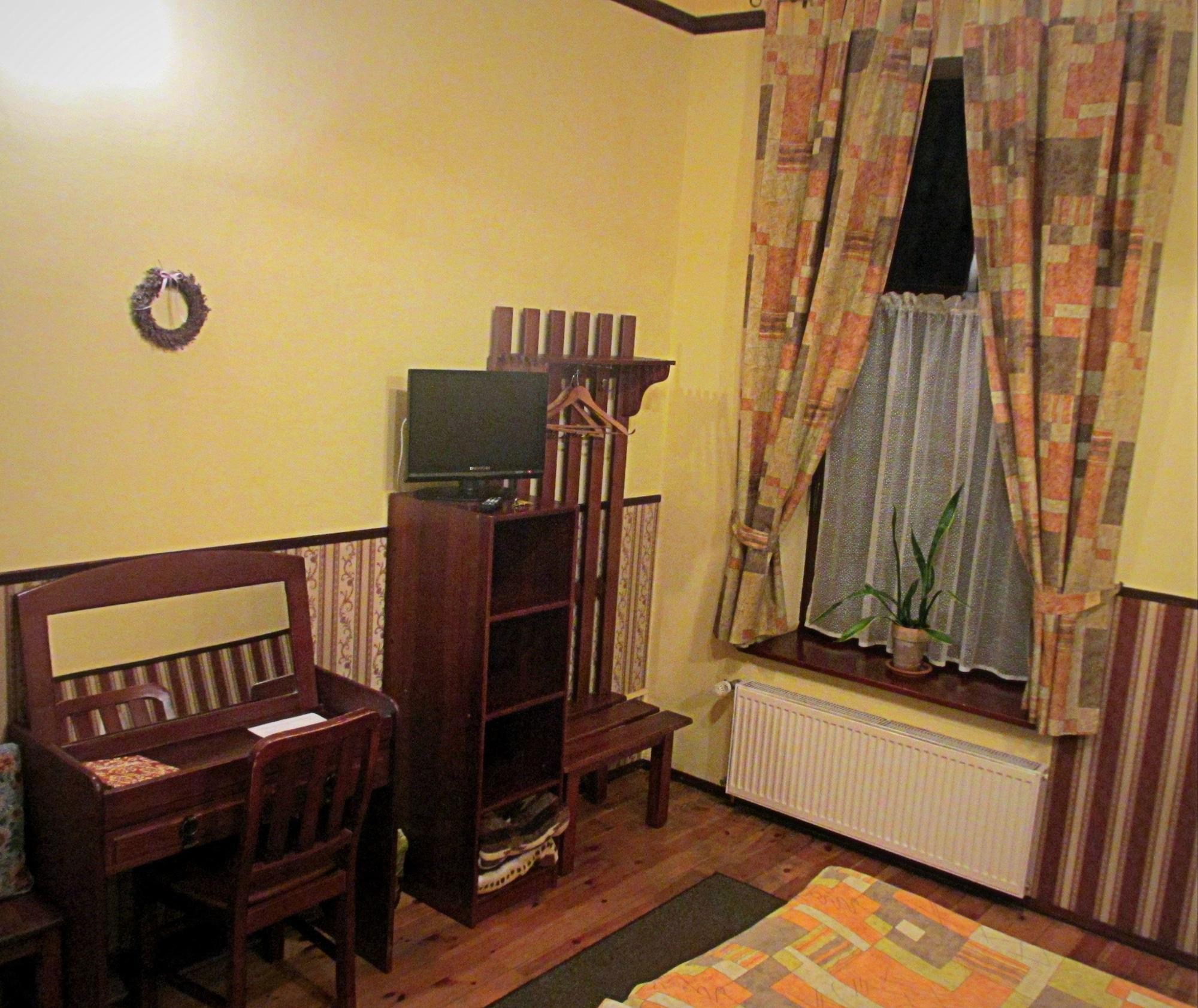 Globtroter Guest House كراكوفيا المظهر الخارجي الصورة