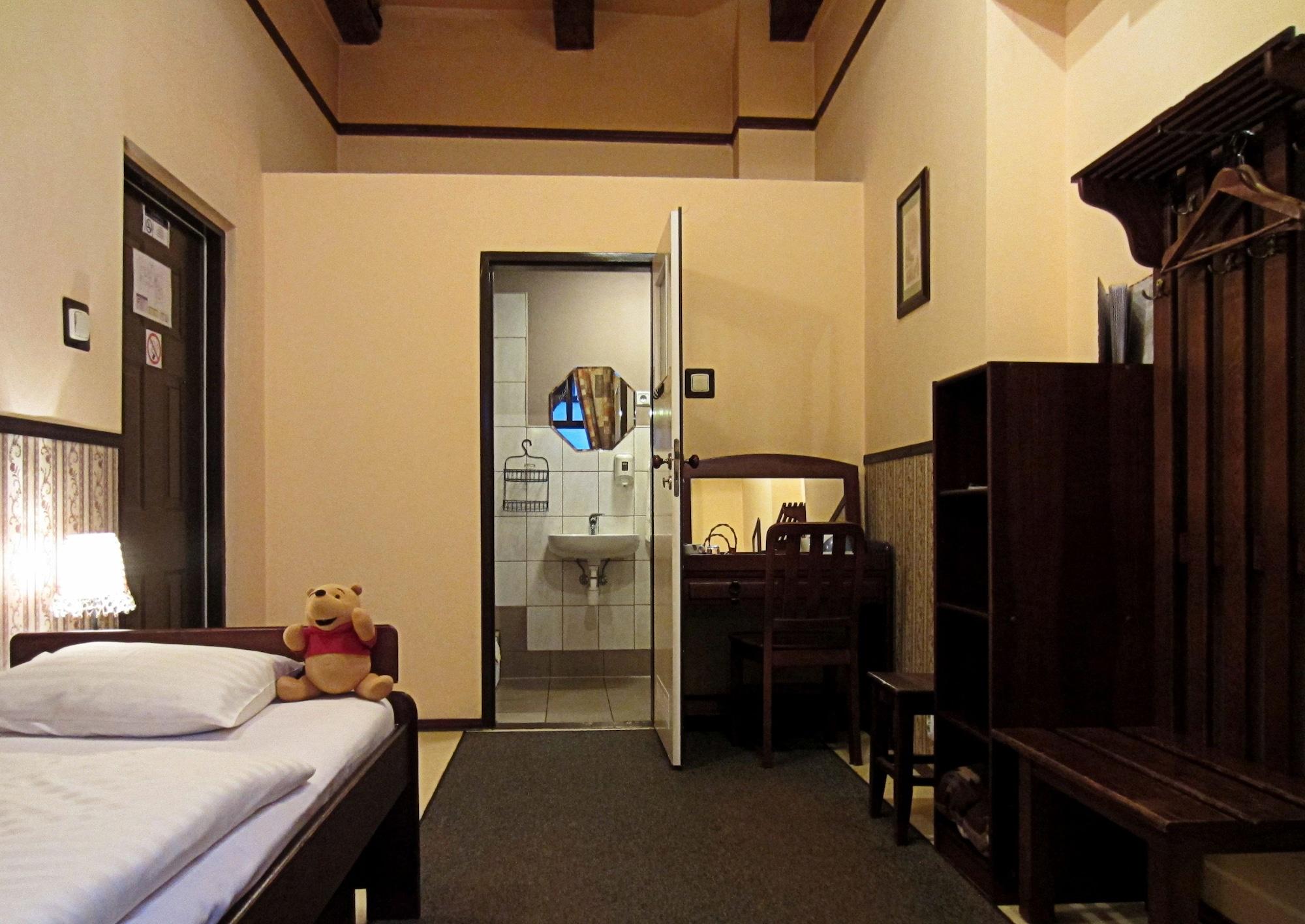 Globtroter Guest House كراكوفيا المظهر الخارجي الصورة