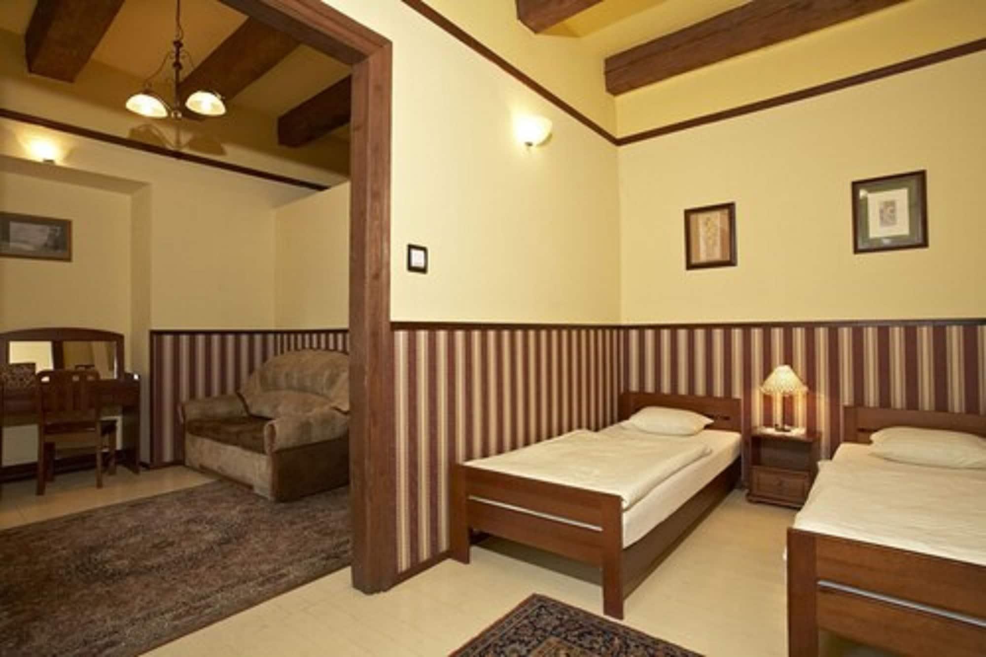 Globtroter Guest House كراكوفيا المظهر الخارجي الصورة