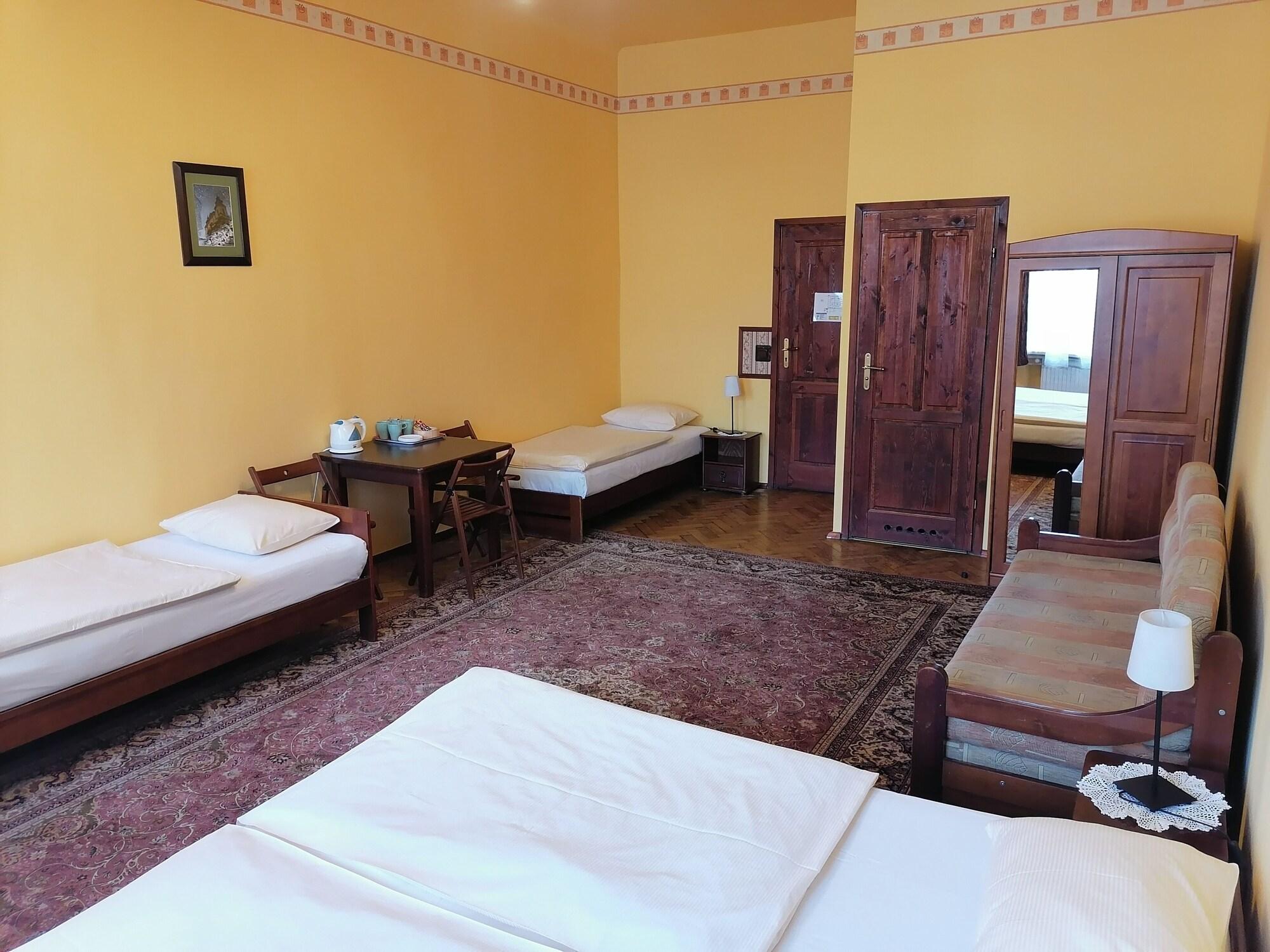Globtroter Guest House كراكوفيا المظهر الخارجي الصورة