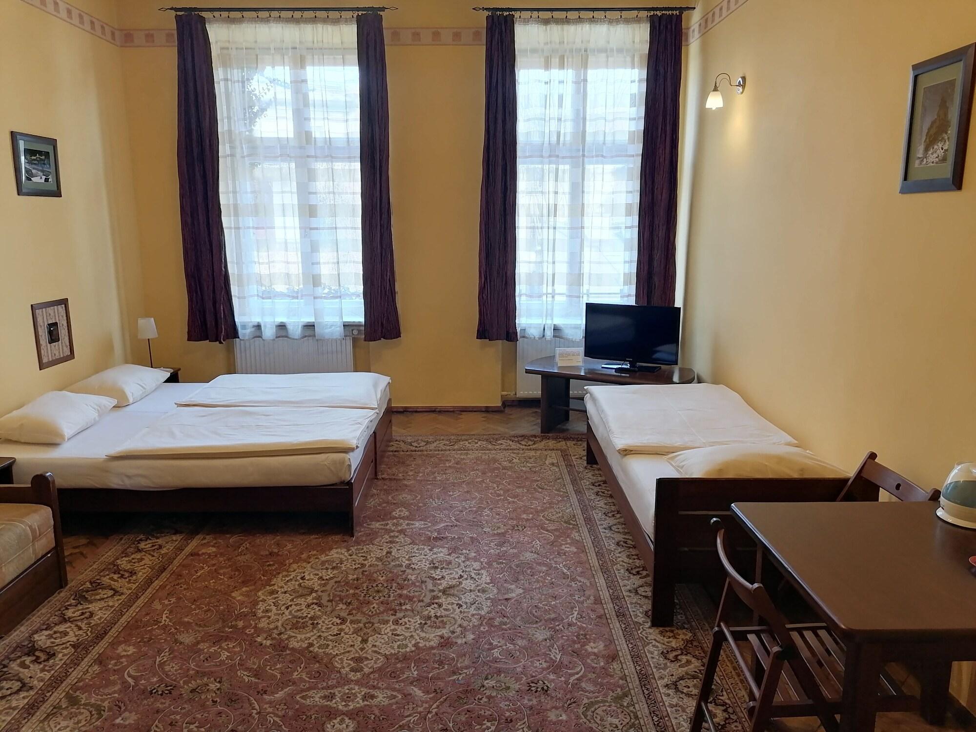 Globtroter Guest House كراكوفيا المظهر الخارجي الصورة